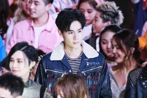 胡一天帅气活动照图片_7