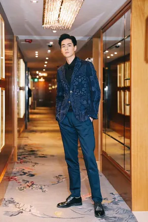 胡一天西装造型帅气写真高清图片_6