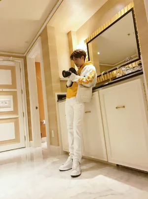 罗云熙清新活力运动写真图片