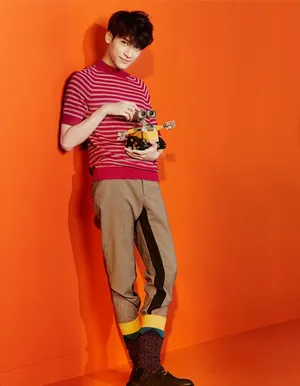 罗云熙时尚潮流杂志写真图片_1