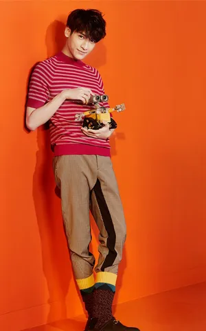罗云熙治愈系笑容写真图片