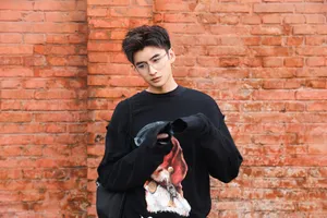 张云龙时尚街拍图片：不羁街头风潮范儿十足_1