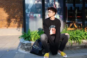 张云龙时尚街拍图片：不羁街头风潮范儿十足_8