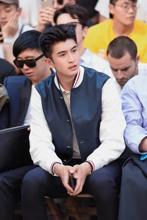 张云龙帅气写真图片