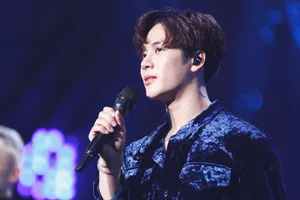 王嘉尔新歌《okay》节目现场帅气高清图片_6