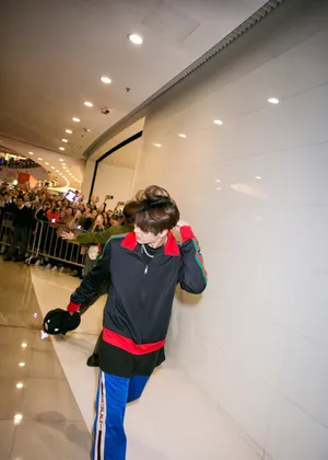 王嘉尔香港拍手会现场写真图片_6
