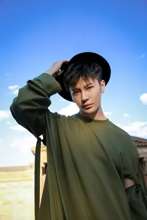 王嘉澳洲时尚帅气写真图片_1