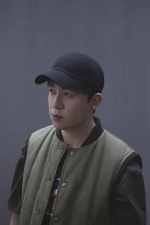 潘粤明悬疑风杂志写真图片