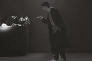 潘粤明悬疑风杂志写真图片