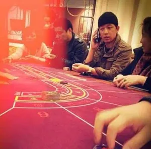 董洁曝潘粤明嗜赌致离婚首度亮相机场面容憔悴_1
