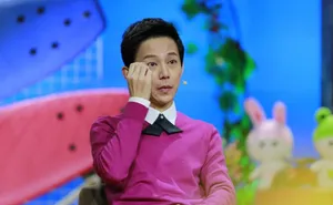 老爸老妈看我的现场照何炅潘粤明又哭又笑