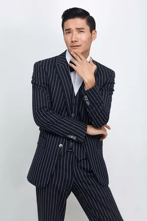 李泰西装绅士帅气图片_5