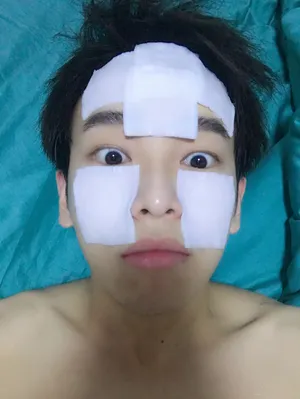 彭昱畅搞怪自拍写真高清图片_2