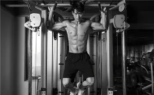 张峻宁运动型男性感时尚写真图片_5