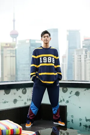 李现休闲时尚街头风写真图片_5