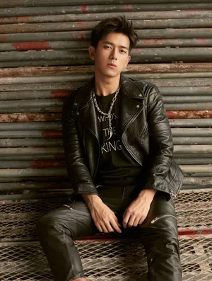 李现超酷杂志街拍高清图片_7