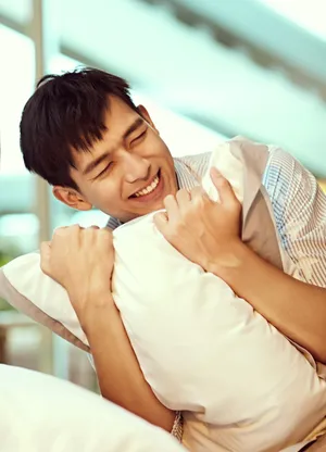李现慵懒魅力写真图片：现男友太撩人_6