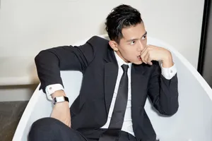 李现浴缸搞怪高清图片_2