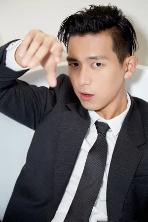 李现浴缸搞怪高清图片_7