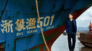 雷佳音文艺帅气时尚杂志封面图片_1