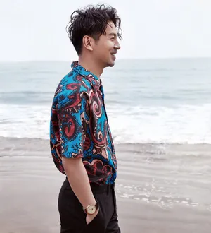 佟丽娅雷佳音海边时尚大片写真图片