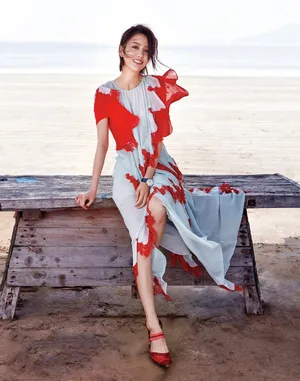 佟丽娅雷佳音海边时尚大片写真图片_6