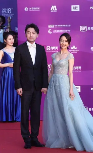佟丽娅雷佳音北京国际电影节红毯图片