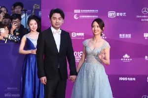 佟丽娅雷佳音北京国际电影节红毯图片