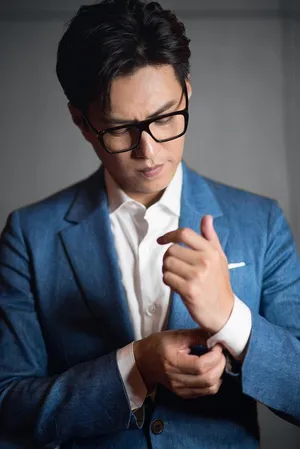 靳东优雅绅士图片_2