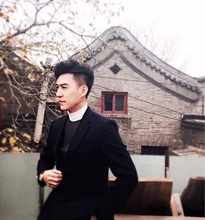 靳东魅力时尚街拍图片_3