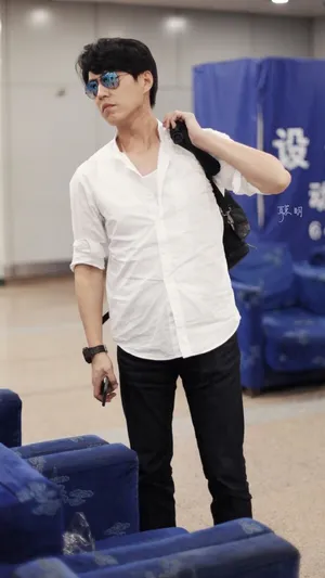 老干部靳东成熟魅力写真图片_7