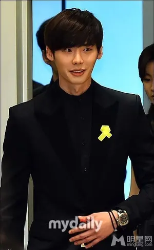 张亮朴海镇牵手亮相暧昧基情男神形象毁灭朴海镇图片张亮图片