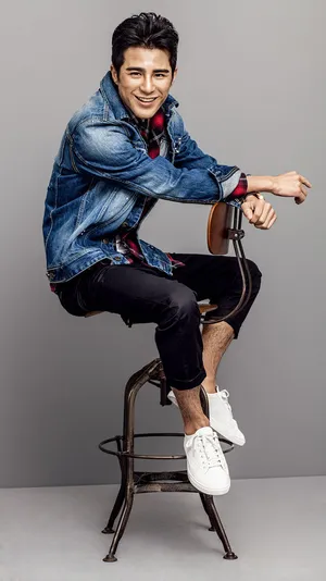 姜潮帅气熟男写真图片