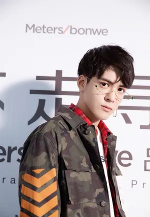曾舜晞帅气时尚图片