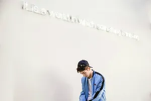 曾舜晞欧洲写真图片：阳光清新少年
