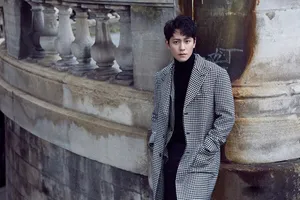 秦俊杰儒雅帅气巴黎街拍图片_4
