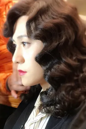 秦俊杰妖娆女装侧脸自拍图片_1