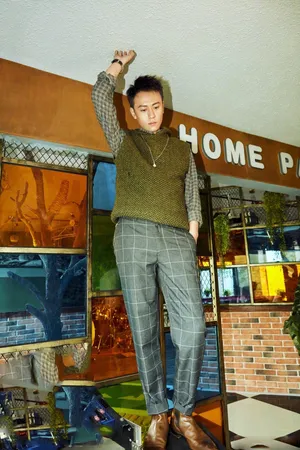 秦俊杰《瑞丽》时尚杂志写真高清图片_2