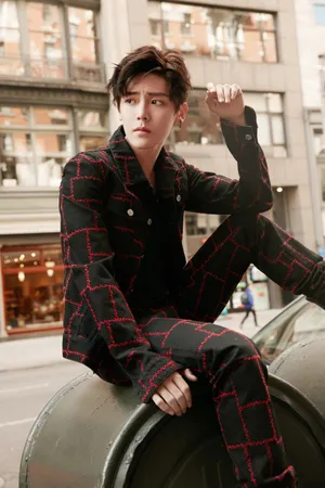 侯明昊图片：侯明昊纽约街拍时尚写真图片_3