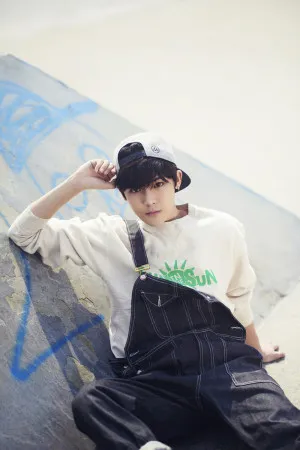 超能少年侯明昊《Easy》杂志写真图片_5