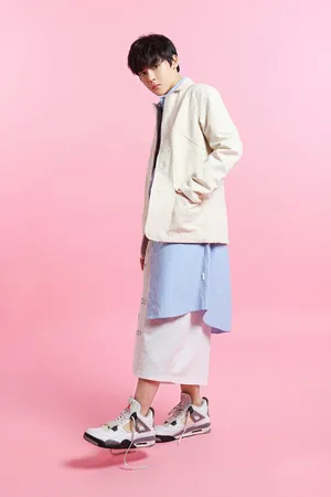 侯明昊《YOHO》杂志帅气吸晴图片_1