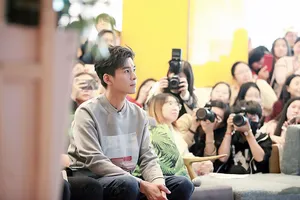 乔振宇帅气暖男风生日会图片