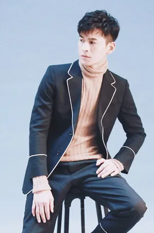魅力型男乔振宇帅气西装写真图片_5