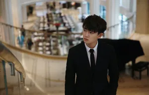 任嘉伦儒雅帅气活动照图片_2