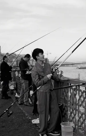 任嘉伦复古风帅气写真大片_3