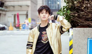 任嘉伦最新活力街拍高清图片_3