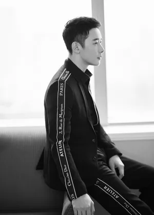 罗晋黑色西装帅气发布会图片