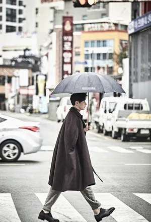 罗晋英伦风帅气黑白街拍高清图片_6