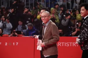 罗晋釜山电影节帅气红毯照片