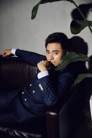 陈龙西装魅力写真图片_3